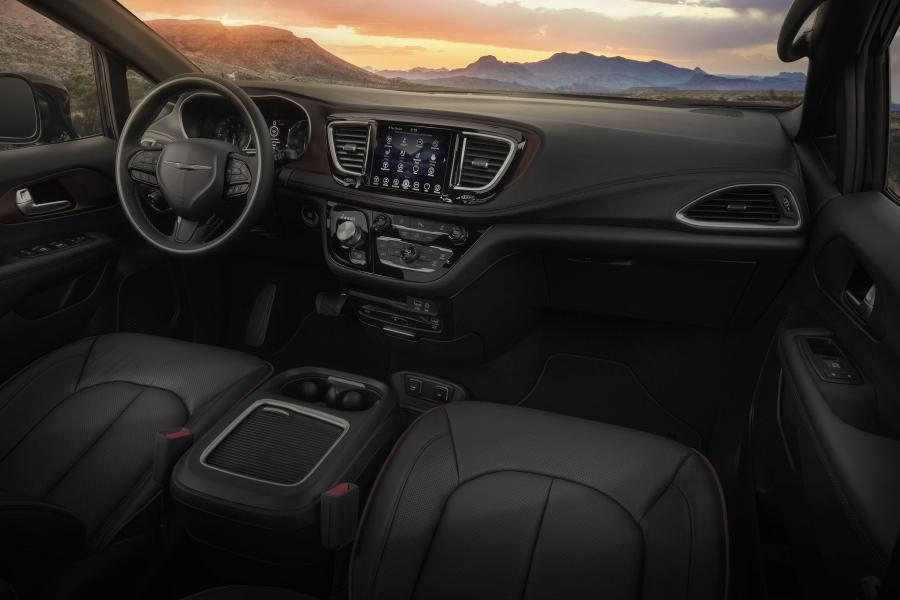 Торпедо Chrysler Pacifica Limited 35th Anniversary (RU) 2019 года  (фото 4 из 13)